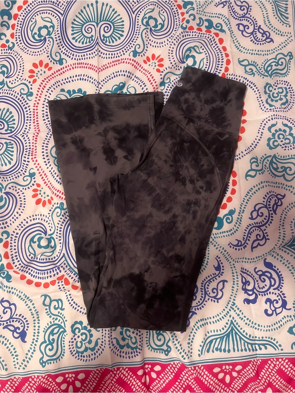 lululemon athletica High-Rise Flared Tie-Dye Leggings - Charcoal - Picture 4 of 6